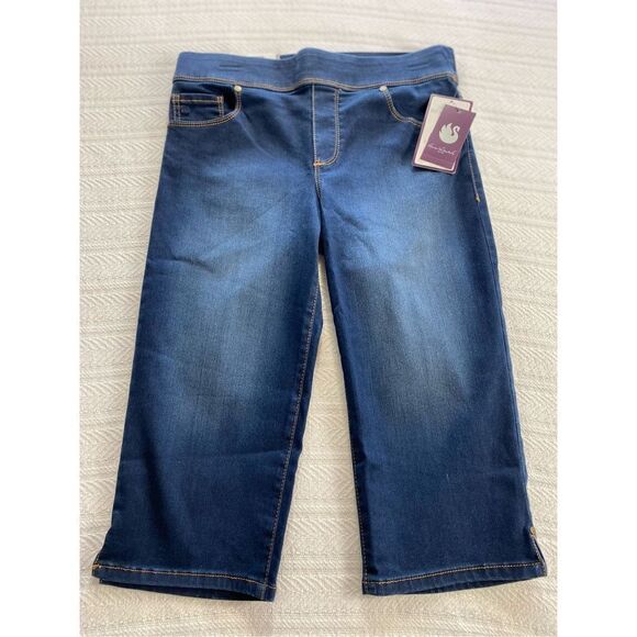 Gloria Vanderbilt 6P Avery Pull On Capris Color: dark wash - Picture 2 of 11